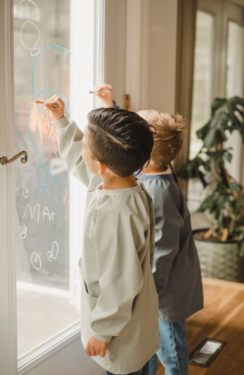 The Perfect Cover-Up for Little Artists 4 - 6 Years