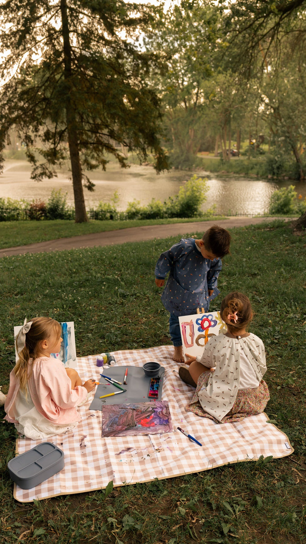 The Perfect Cover-Up for Little Artists 4 - 6 Years
