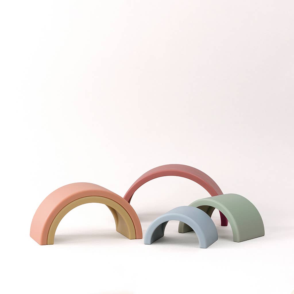 Itzy Ritzy - Ritzy Rainbow™ Stacking Toy - Ages 6+ Months